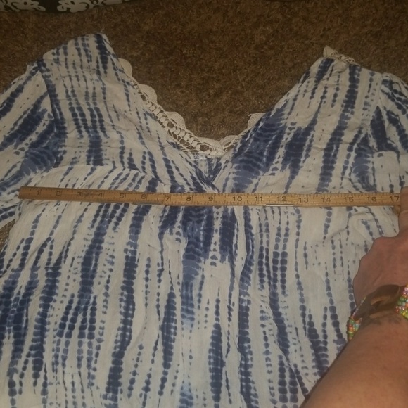 Blue/ white women's blouse - Picture 7 of 7